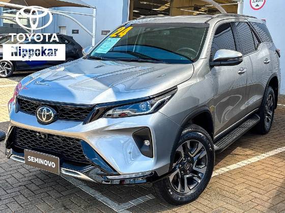 TOYOTA HILUX SW4 2.8 D-4D TURBO DIESEL SRX PLATINUM 4X4 AUTOMÁTICO